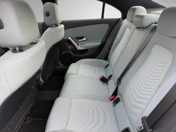 MERCEDES-BENZ CLA 180 Progressive Pano.-Dach LED Kamera