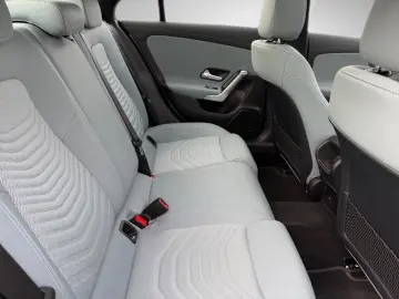 MERCEDES-BENZ CLA 180 Progressive Pano.-Dach LED Kamera