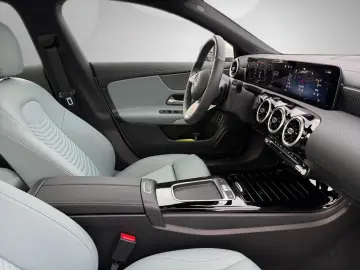 MERCEDES-BENZ CLA 180 Progressive Pano.-Dach LED Kamera