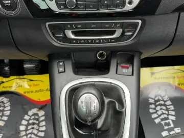 Renault Scenic Diesel 1.6 2013 Manuala