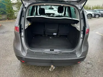 Renault Scenic Diesel 1.6 2013 Manuala