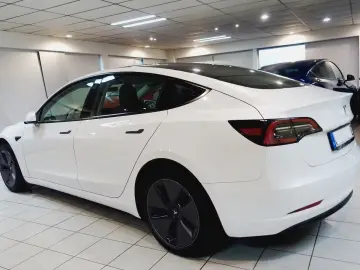 Tesla Model 3 AHK