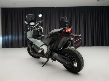 Honda XADV 750