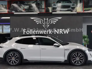 PORSCHE Taycan Cross Turismo 4 93kWh ACC LED 2xDispl.