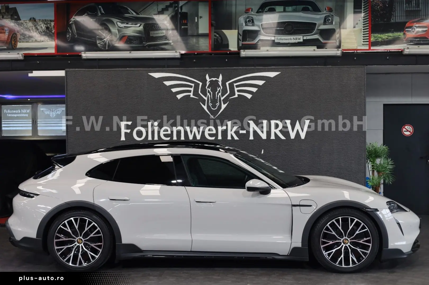 PORSCHE Taycan Cross Turismo 4 93kWh ACC LED 2xDispl.