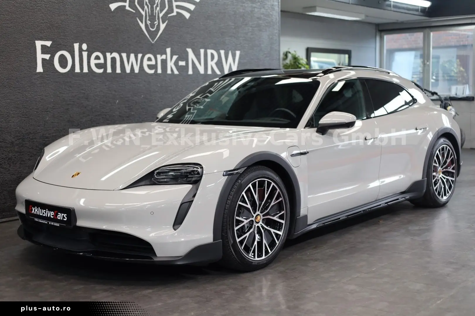 PORSCHE Taycan Cross Turismo 4 93kWh ACC LED 2xDispl.