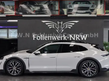 PORSCHE Taycan Cross Turismo 4 93kWh ACC LED 2xDispl.