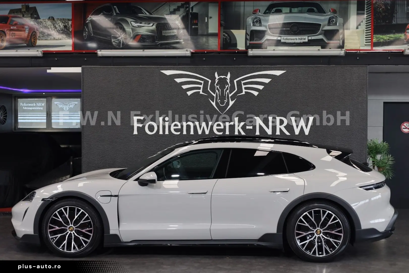 PORSCHE Taycan Cross Turismo 4 93kWh ACC LED 2xDispl.