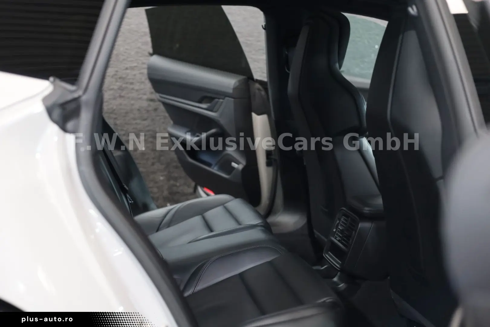 PORSCHE Taycan Cross Turismo 4 93kWh ACC LED 2xDispl.