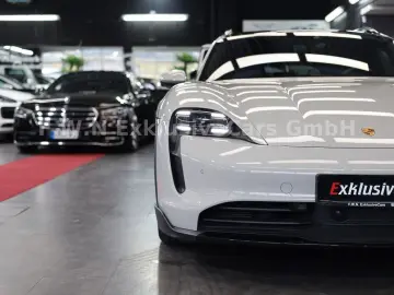 PORSCHE Taycan Cross Turismo 4 93kWh ACC LED 2xDispl.