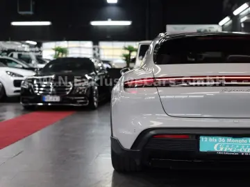 PORSCHE Taycan Cross Turismo 4 93kWh ACC LED 2xDispl.