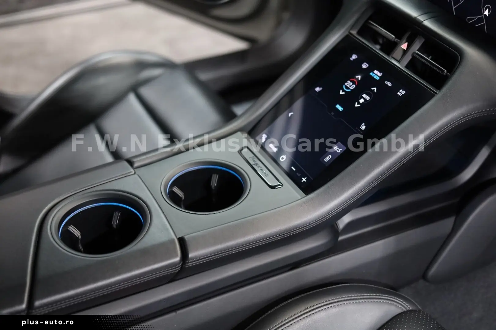 PORSCHE Taycan Cross Turismo 4 93kWh ACC LED 2xDispl.