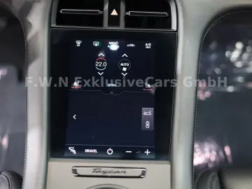 PORSCHE Taycan Cross Turismo 4 93kWh ACC LED 2xDispl.