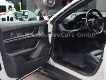 PORSCHE Taycan Cross Turismo 4 93kWh ACC LED 2xDispl.