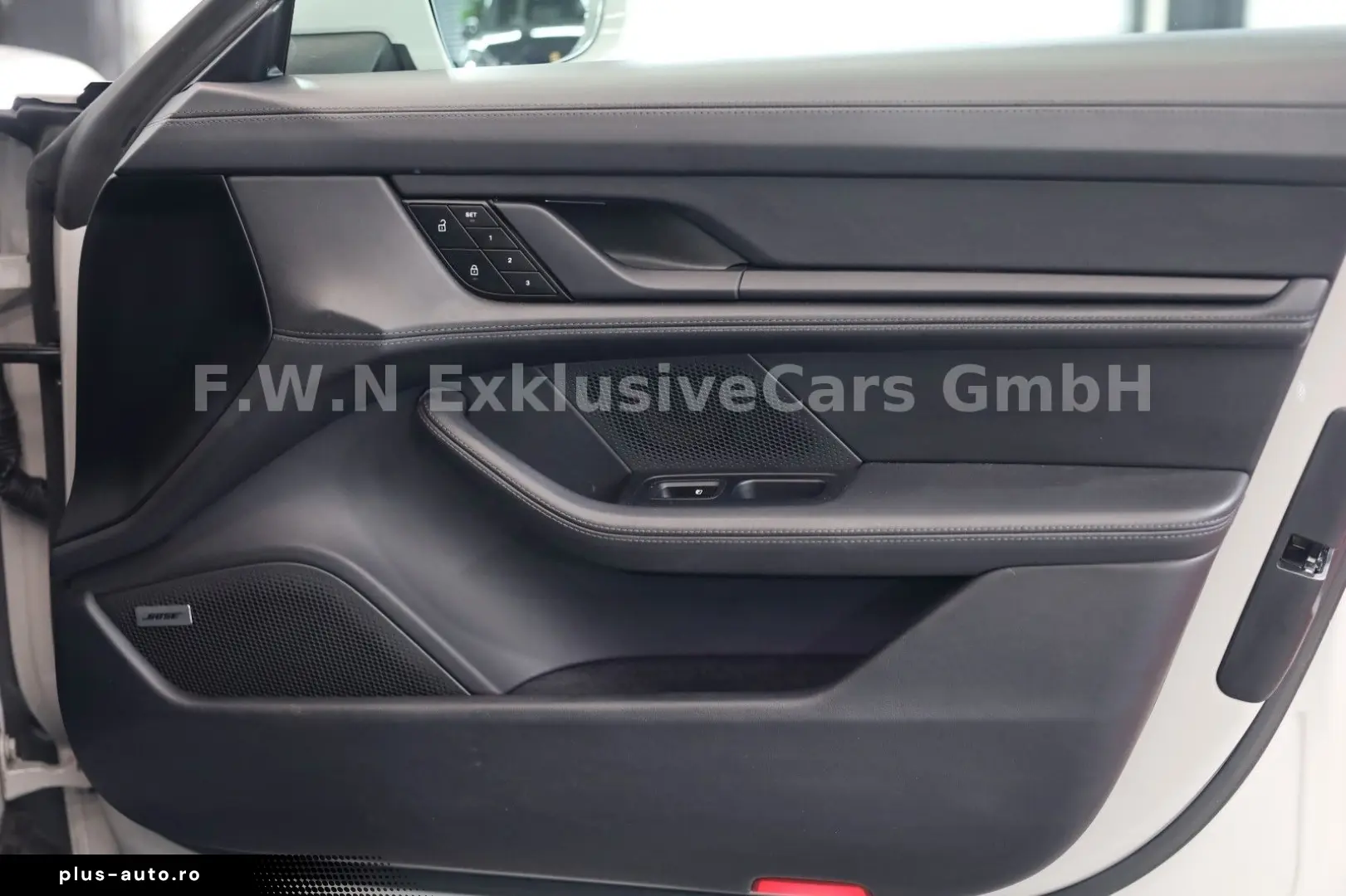 PORSCHE Taycan Cross Turismo 4 93kWh ACC LED 2xDispl.