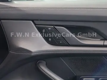 PORSCHE Taycan Cross Turismo 4 93kWh ACC LED 2xDispl.