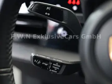 PORSCHE Taycan Cross Turismo 4 93kWh ACC LED 2xDispl.