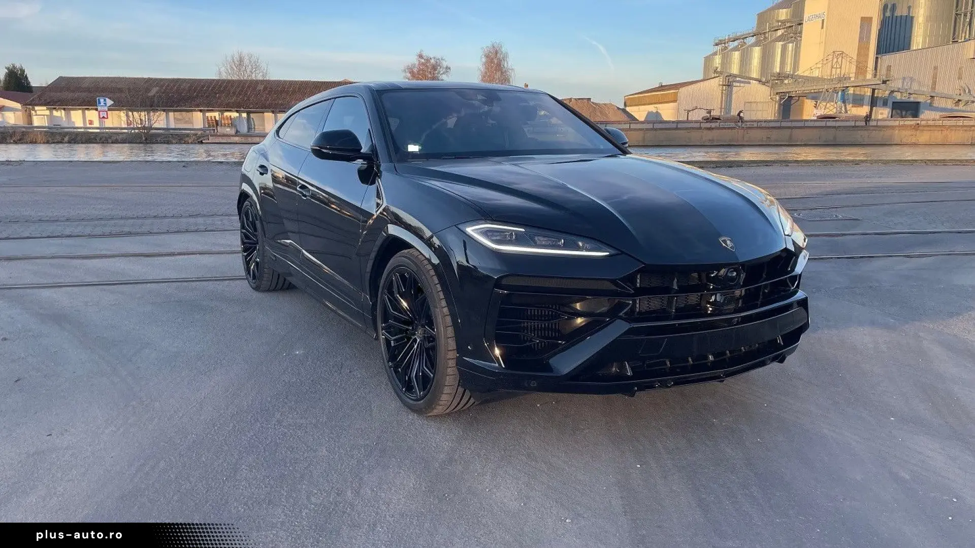 LAMBORGHINI Urus SE PANO B&O MASSAGE 23  ANIMA PRIVACY