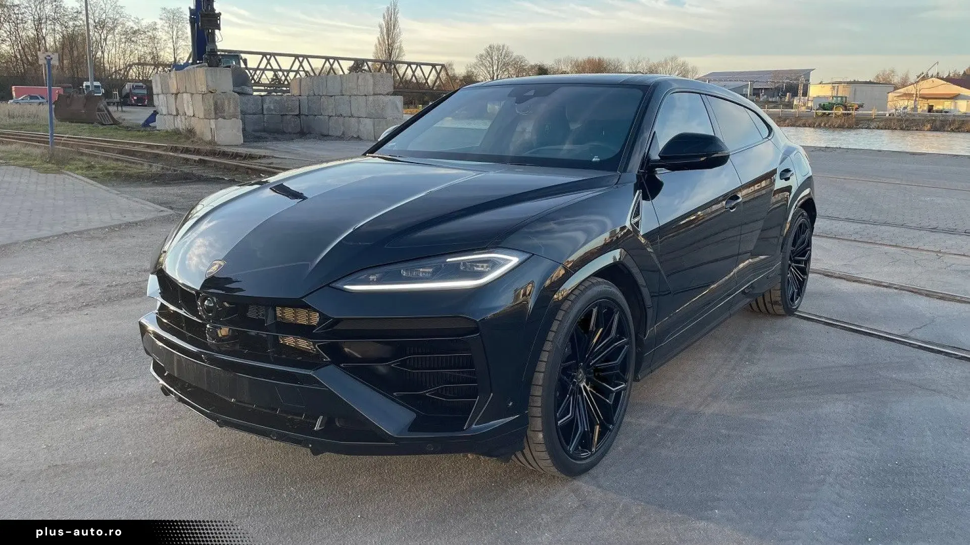 LAMBORGHINI Urus SE PANO B&O MASSAGE 23  ANIMA PRIVACY