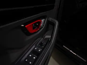 LAMBORGHINI Urus SE PANO B&O MASSAGE 23  ANIMA PRIVACY