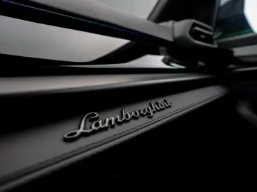 LAMBORGHINI Urus SE PANO B&O MASSAGE 23  ANIMA PRIVACY
