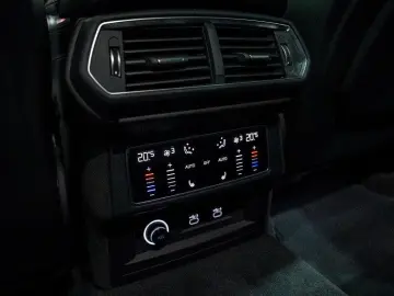 LAMBORGHINI Urus SE PANO B&O MASSAGE 23  ANIMA PRIVACY