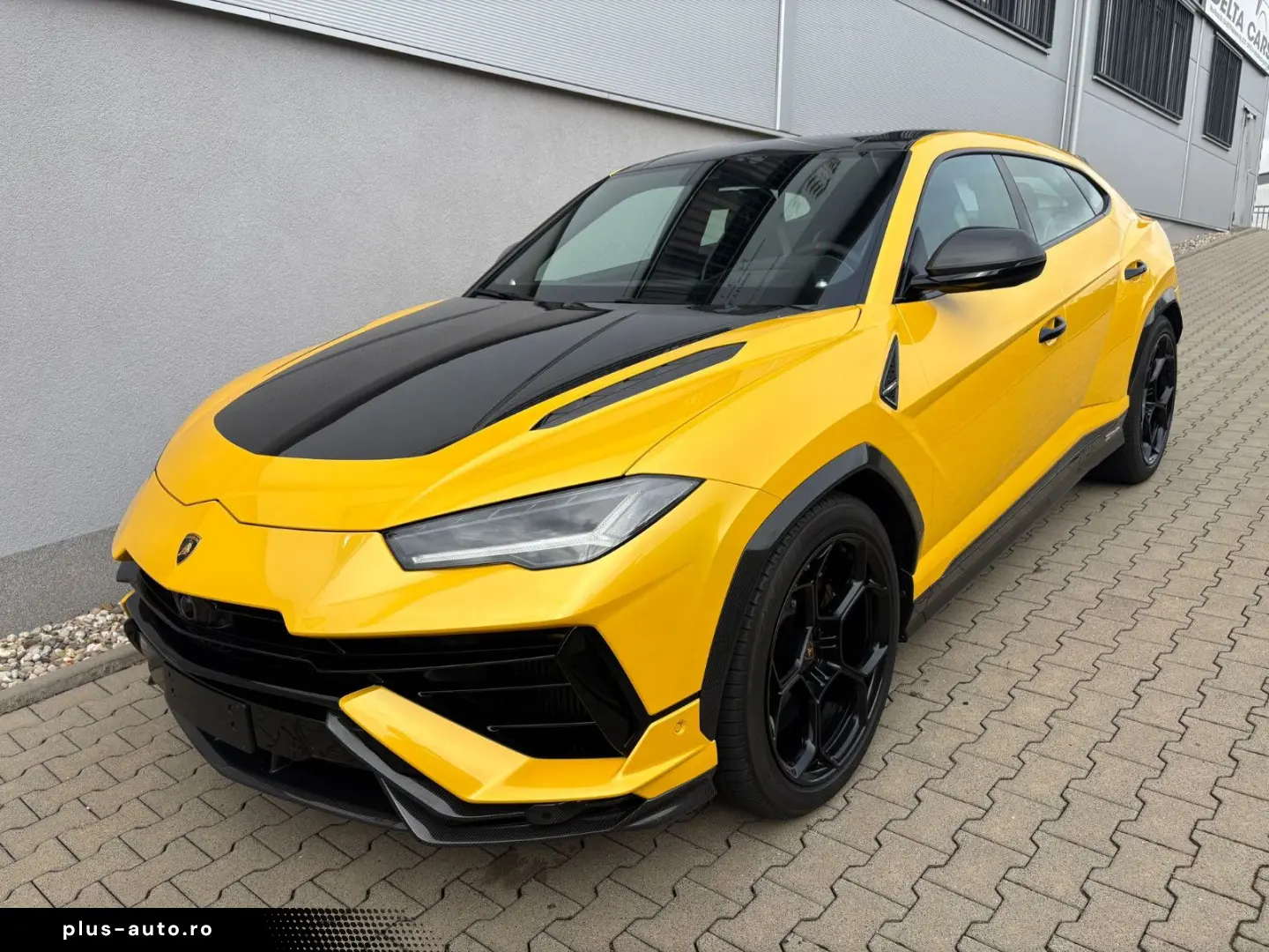 LAMBORGHINI Urus 4.0 V8 Performante 666PS full Carbon in out