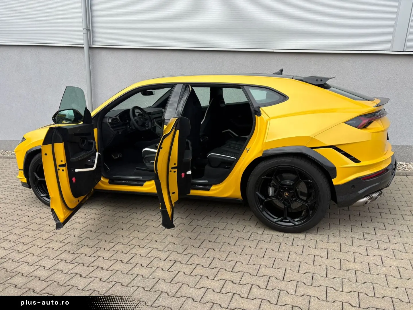 LAMBORGHINI Urus 4.0 V8 Performante 666PS full Carbon in out
