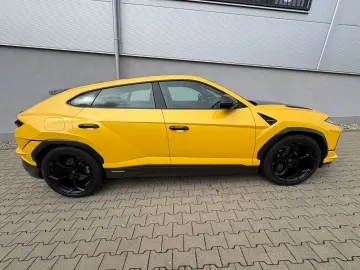 LAMBORGHINI Urus 4.0 V8 Performante 666PS full Carbon in out