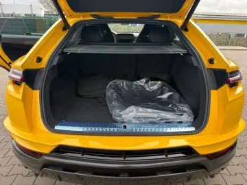 LAMBORGHINI Urus 4.0 V8 Performante 666PS full Carbon in out