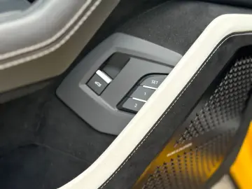 LAMBORGHINI Urus 4.0 V8 Performante 666PS full Carbon in out