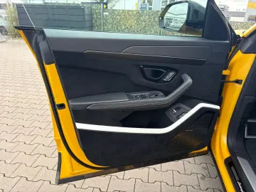 LAMBORGHINI Urus 4.0 V8 Performante 666PS full Carbon in out