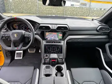 LAMBORGHINI Urus 4.0 V8 Performante 666PS full Carbon in out