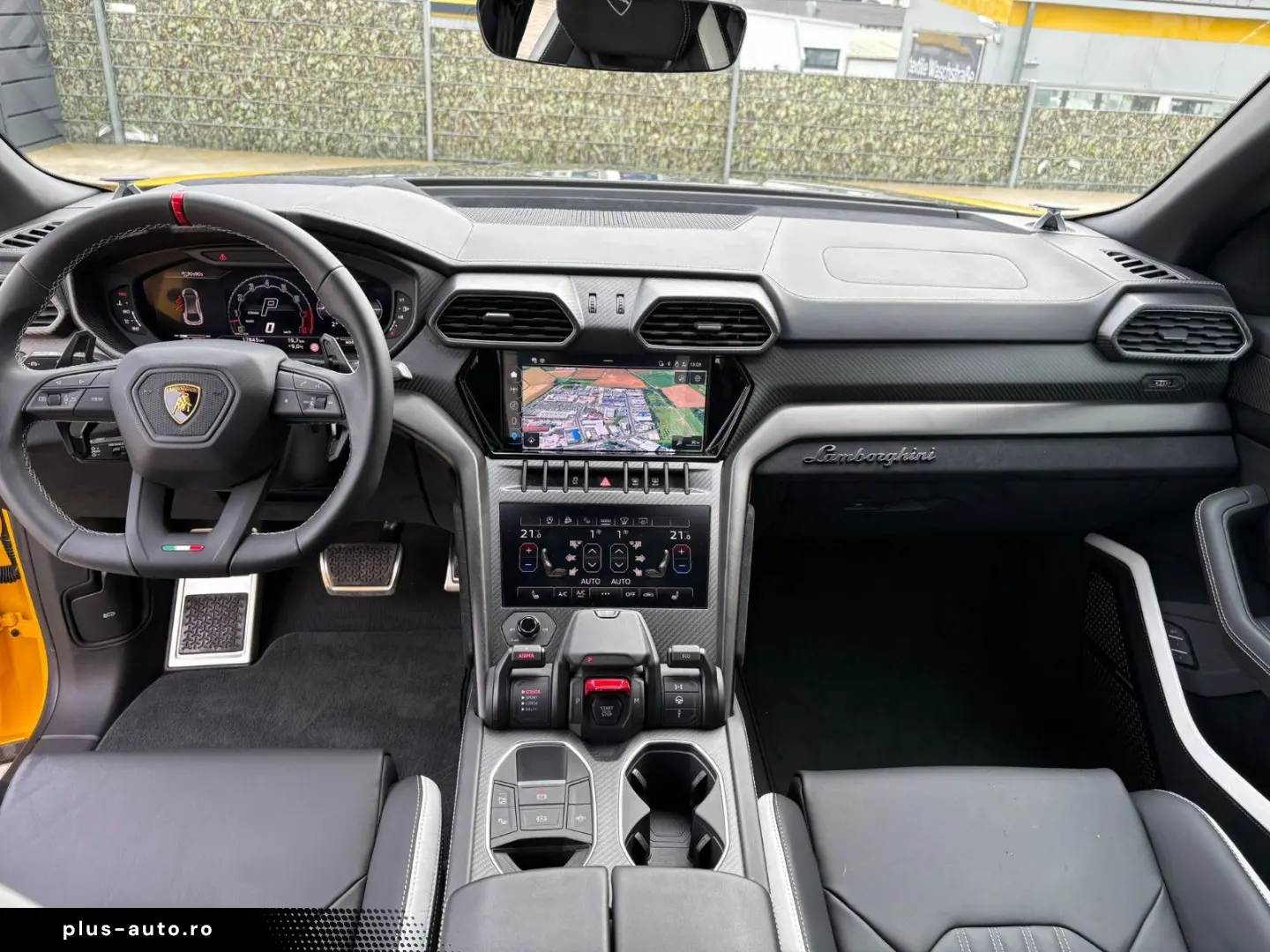 LAMBORGHINI Urus 4.0 V8 Performante 666PS full Carbon in out