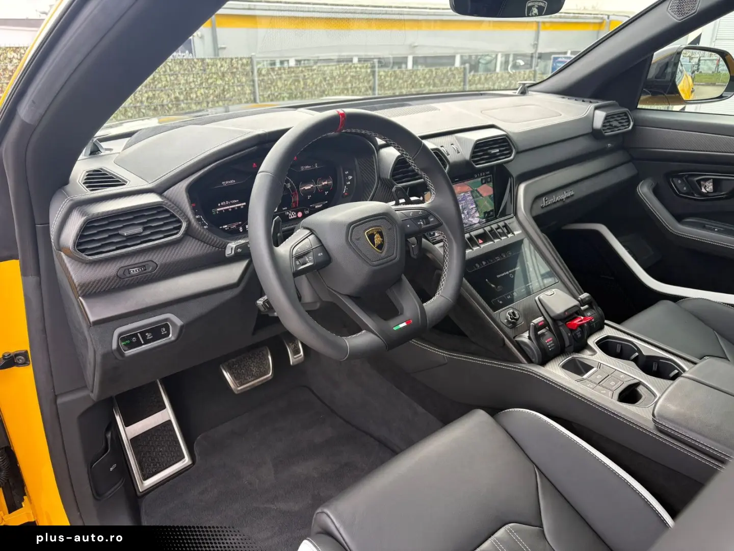 LAMBORGHINI Urus 4.0 V8 Performante 666PS full Carbon in out