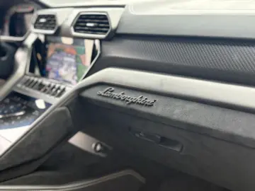 LAMBORGHINI Urus 4.0 V8 Performante 666PS full Carbon in out