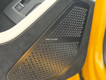 LAMBORGHINI Urus 4.0 V8 Performante 666PS full Carbon in out