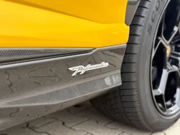 LAMBORGHINI Urus 4.0 V8 Performante 666PS full Carbon in out
