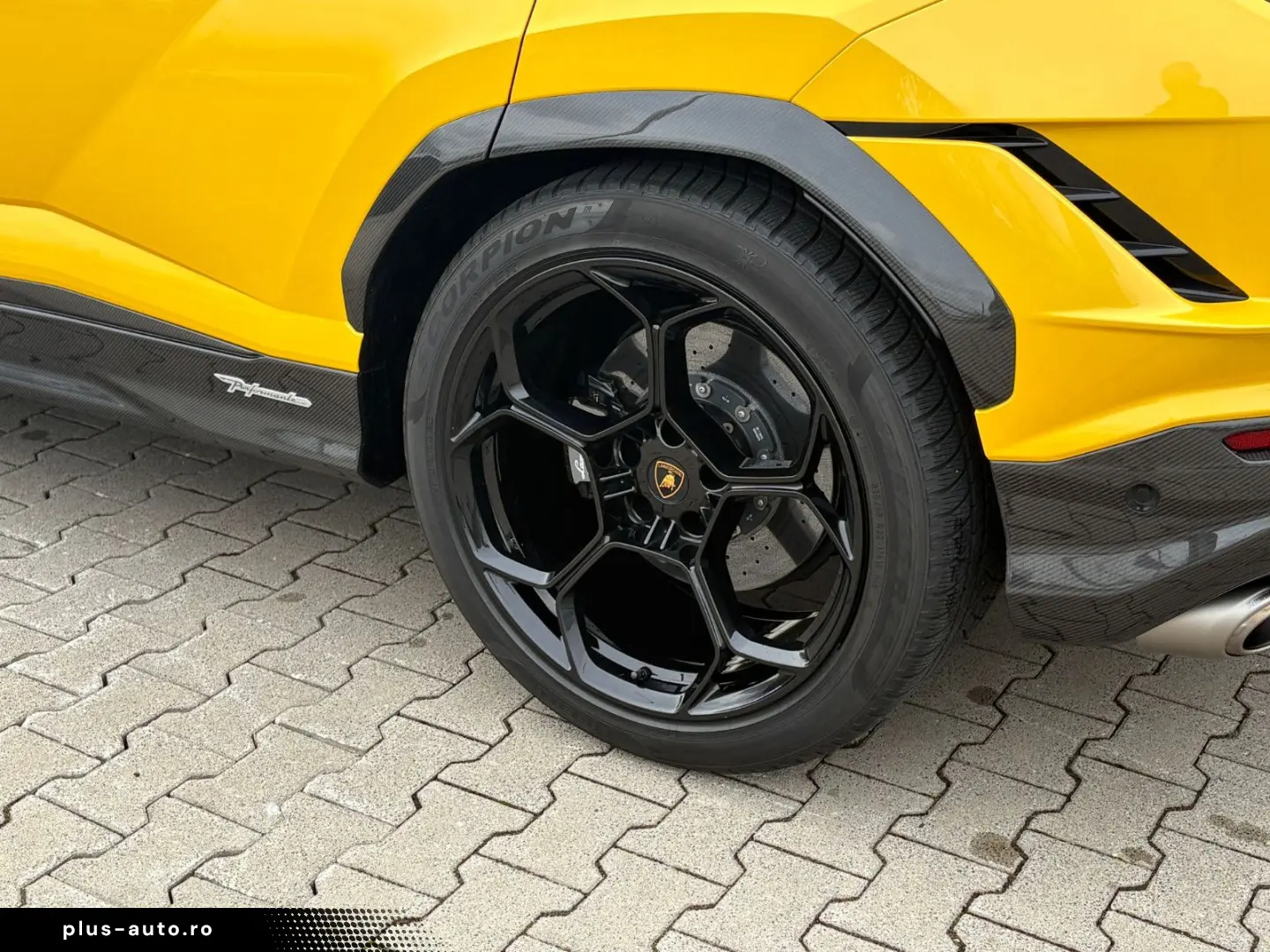 LAMBORGHINI Urus 4.0 V8 Performante 666PS full Carbon in out