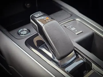 CITROEN C5 Aircross Hybrid 225 (225 CP) Plug-in Hybrid SHINE