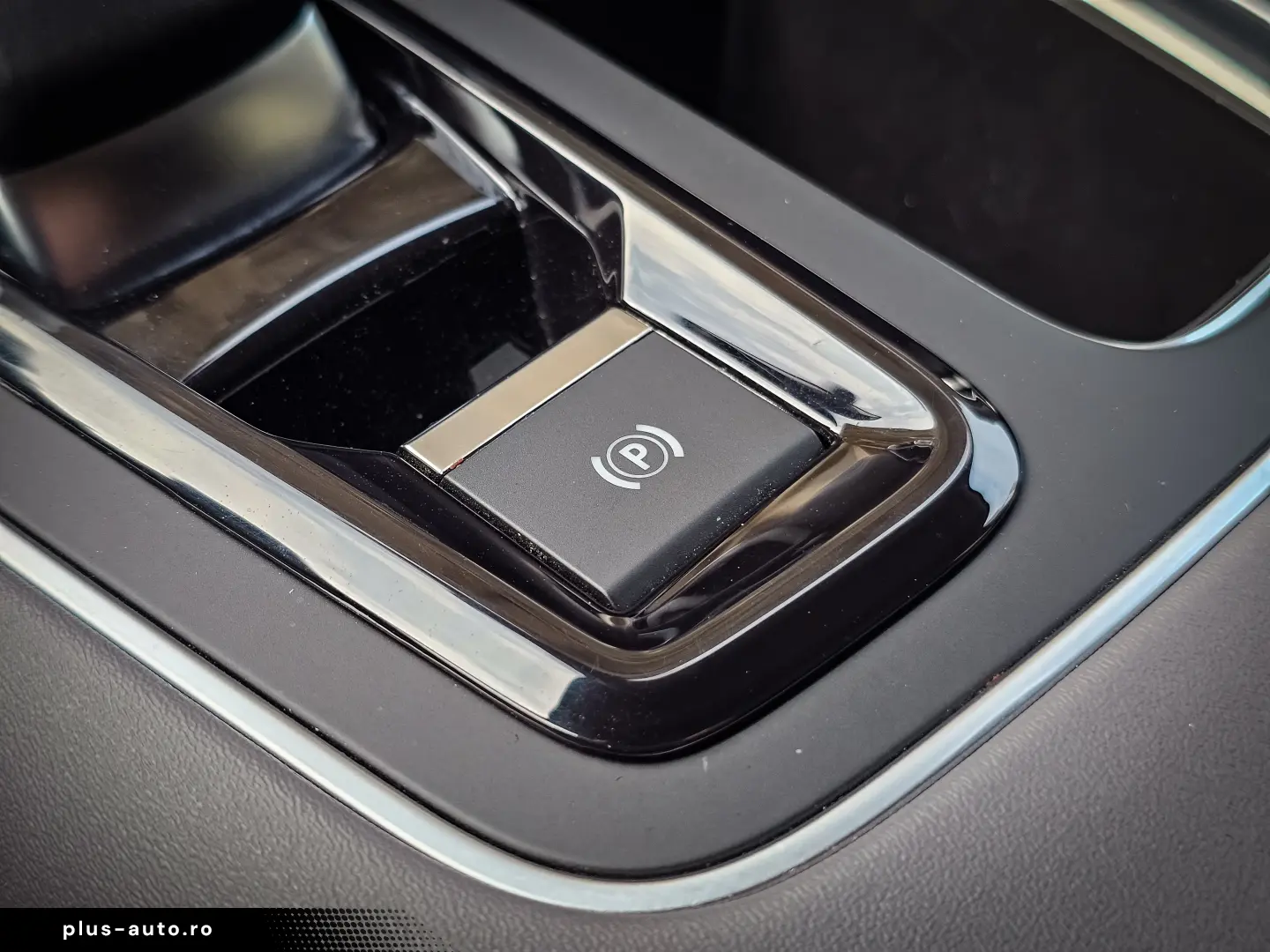 CITROEN C5 Aircross Hybrid 225 (225 CP) Plug-in Hybrid SHINE