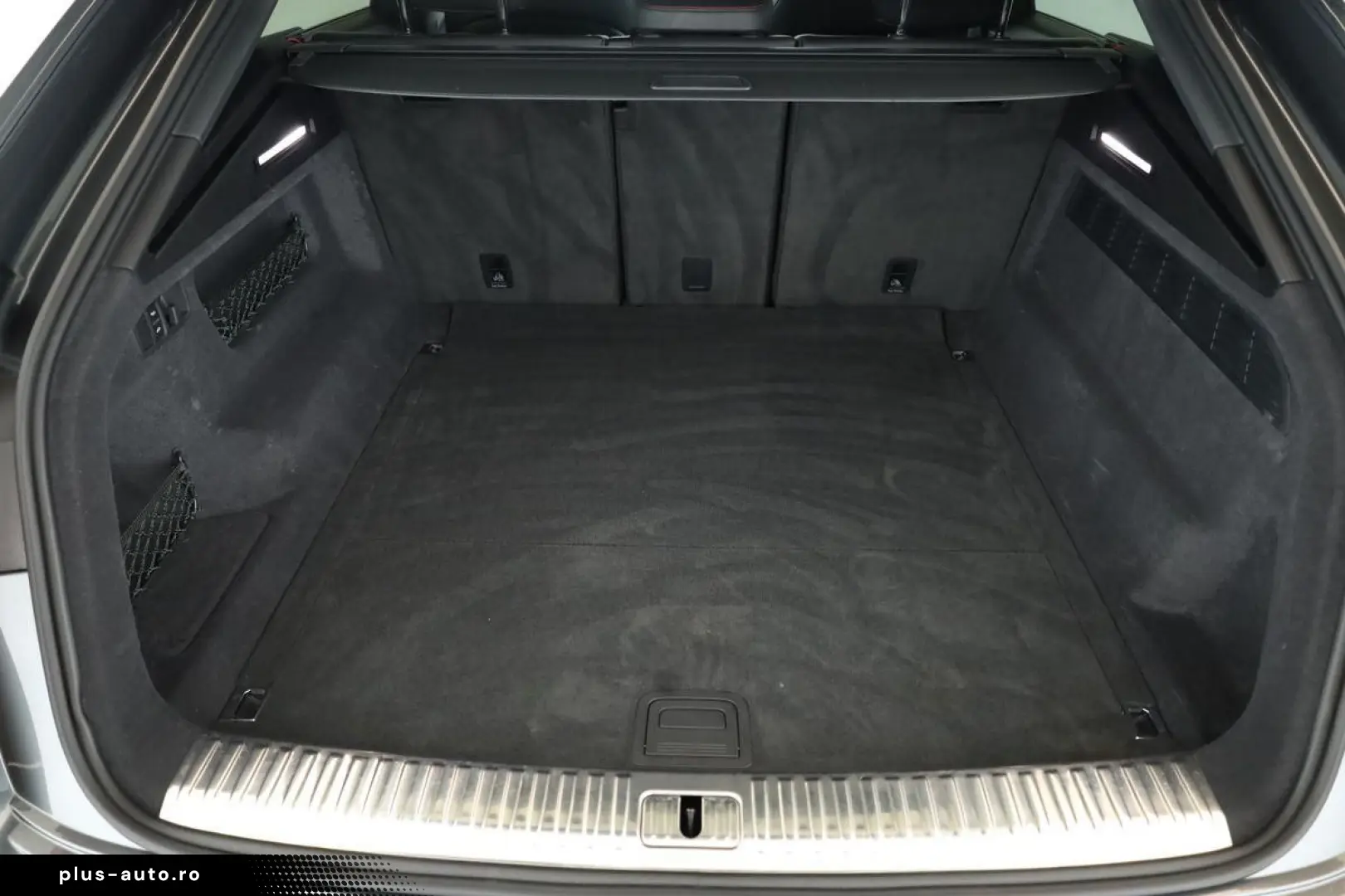 AUDI RS Q8 SUV performance Laser Pano Vmax RSAbgas 23