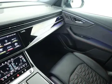 AUDI RS Q8 SUV performance Laser Pano Vmax RSAbgas 23