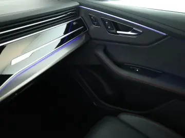 AUDI RS Q8 SUV performance Laser Pano Vmax RSAbgas 23