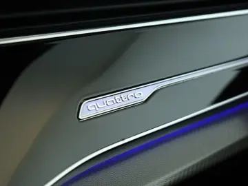 AUDI RS Q8 SUV performance Laser Pano Vmax RSAbgas 23