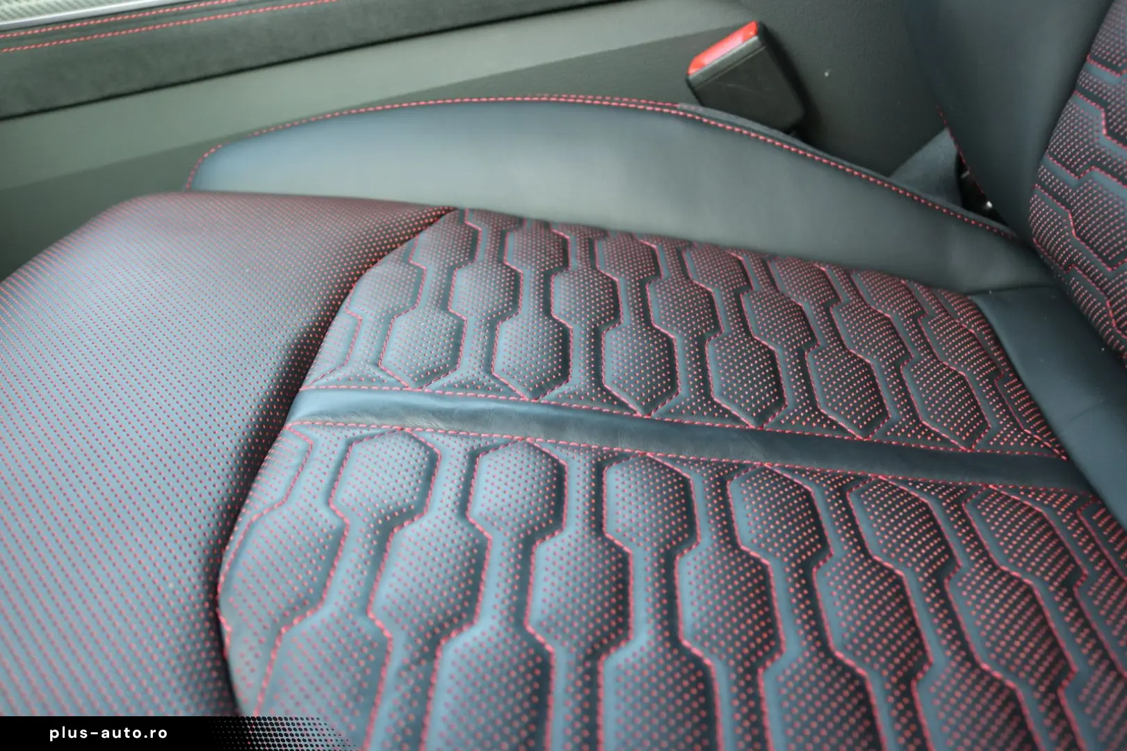 AUDI RSQ8 performance  Keramik Pano RS-Design  Rot