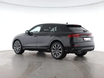 AUDI Q8 quattro S line