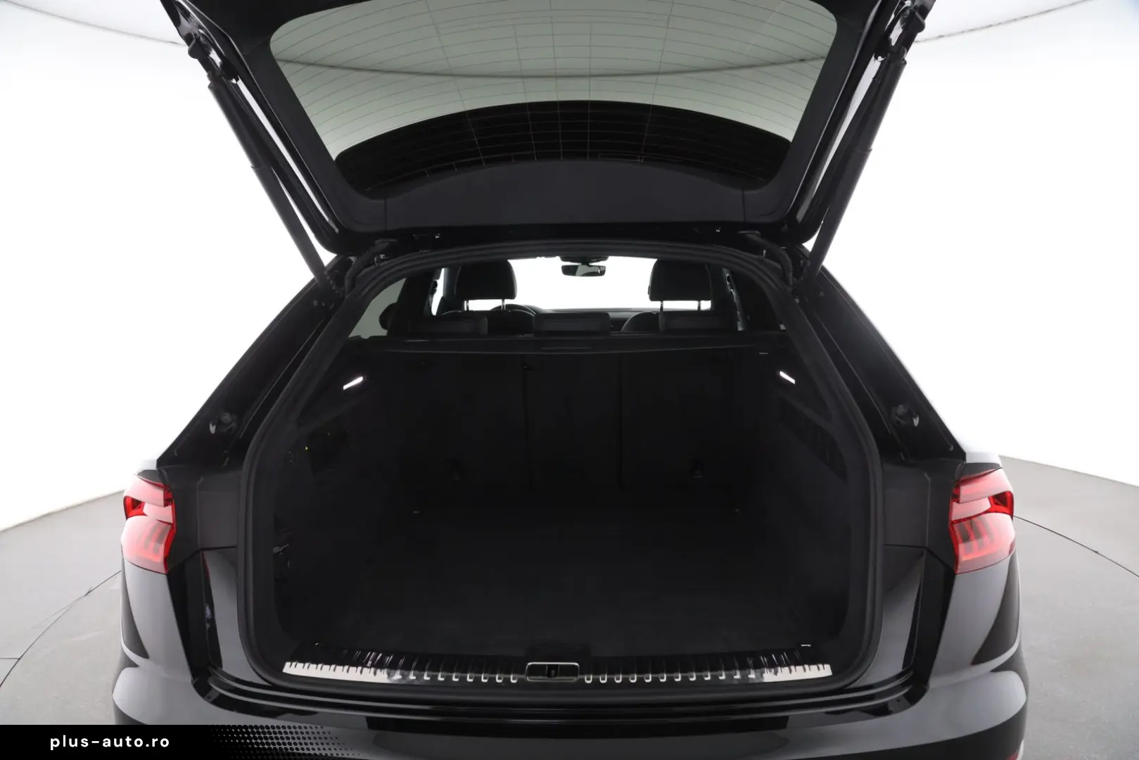 AUDI Q8 quattro S line