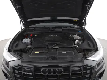 AUDI Q8 quattro S line