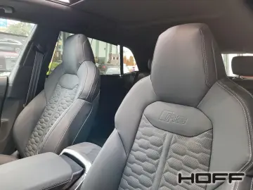 AUDI RSQ8 performance